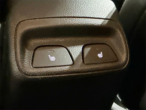 Used 2018 Chevrolet Cruze Premier image 30