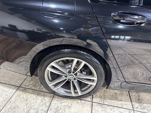 Used 2019 BMW 750i image 12
