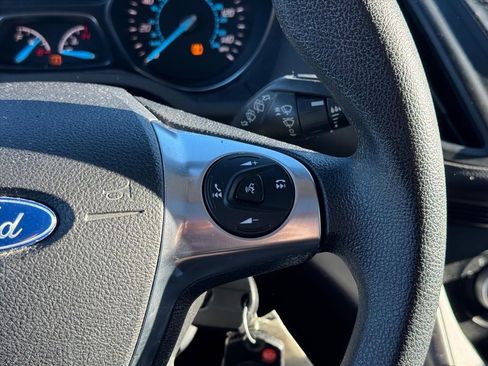 Used 2016 Ford Escape SE image 18