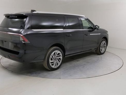 Used 2025 Lincoln Navigator L Reserve image 15