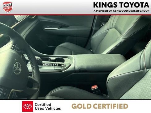 Used 2023 Toyota Crown AWD/4WD image 12