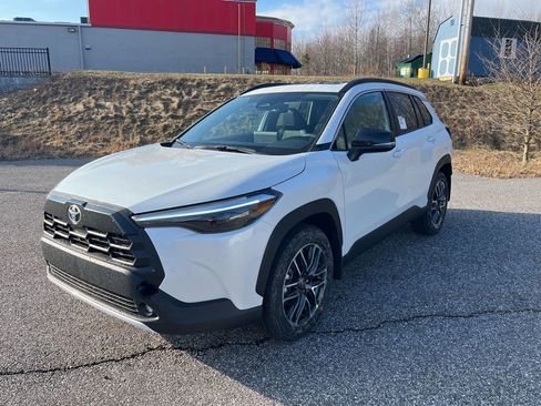 Certified 2026 Toyota Corolla Cross XLE w/ Convenience Package image 2