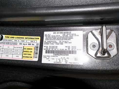Used 2017 Ford Mustang Shelby GT350 w/ Electronics Package RWD image 58