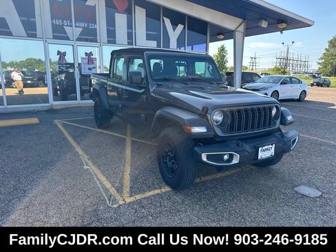 Used 2024 Jeep Gladiator Sport AWD/4WD image 1
