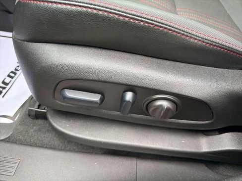 Used 2024 Chevrolet Equinox RS w/ LPO, Floor Liner Package image 32