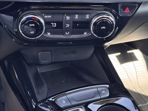 New 2026 Chevrolet Trax LT w/ Sunroof Package FWD image 12