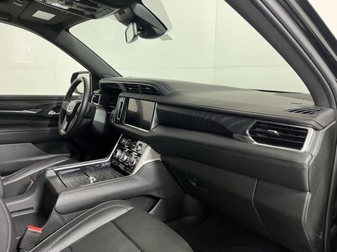 Used 2023 GMC Yukon XL Denali image 24