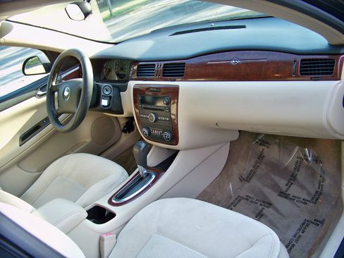 Used 2009 Chevrolet Impala LT image 34