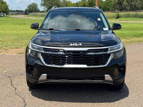 Used 2025 Kia Seltos EX w/ EX Sunroof Package AWD/4WD image 2