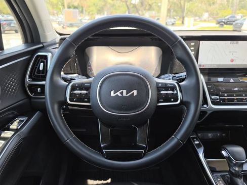 Used 2022 Kia Sorento SX AWD/4WD image 16