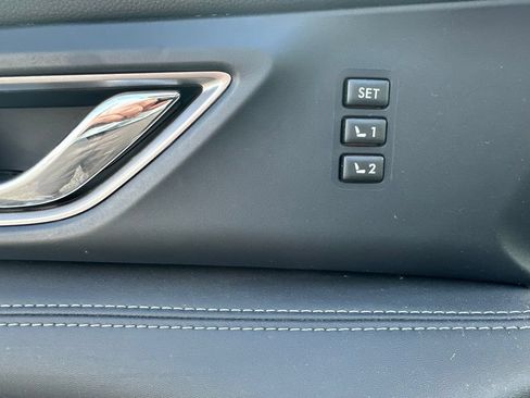 Used 2023 Subaru Ascent Limited w/ Technology Package AWD/4WD image 18