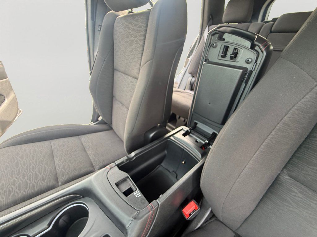 Used 2025 Dodge Durango GT AWD/4WD image 19