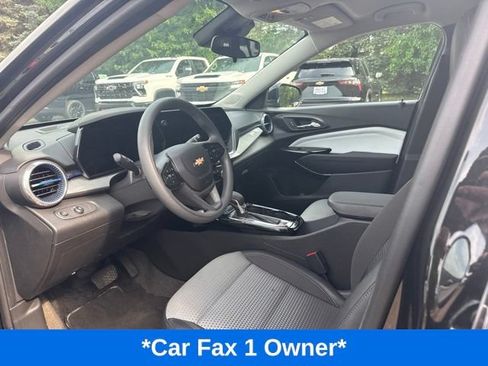 Used 2024 Chevrolet Trax LT FWD image 6