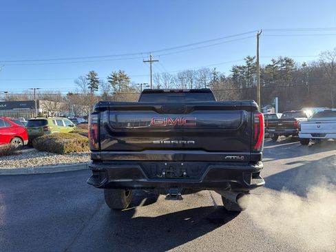 Used 2024 GMC Sierra 2500 AT4 w/ AT4 Premium Plus Package image 6