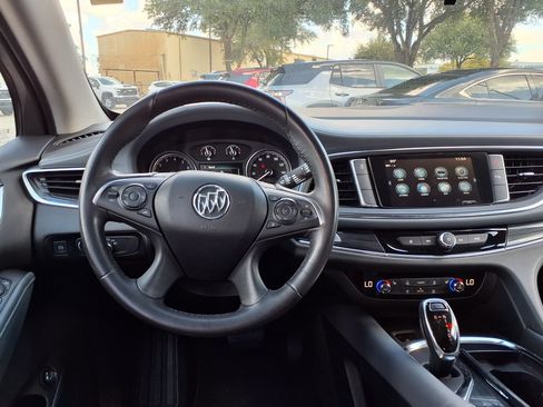 Used 2019 Buick Enclave Essence FWD image 15