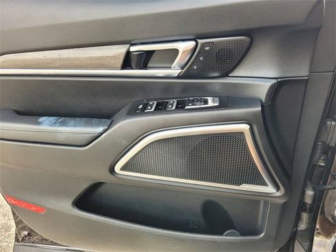 Used 2022 Kia Telluride SX w/ SX Prestige Package image 23