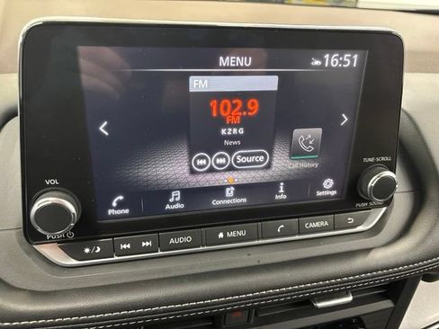 Used 2023 Nissan Rogue SV FWD image 4