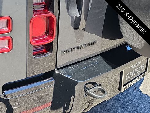 Used 2025 Land Rover Defender 110 X-Dynamic SE AWD/4WD image 11