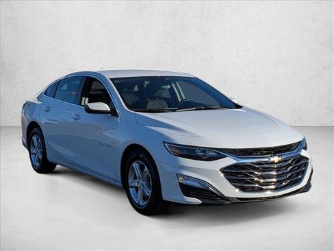 Used 2024 Chevrolet Malibu LS image 3