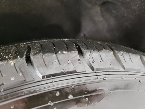 Used 2023 Ford Edge SEL w/ Convenience Package image 4