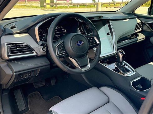 Used 2025 Subaru Outback Limited image 13