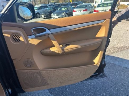 Used 2009 Porsche Cayenne image 35