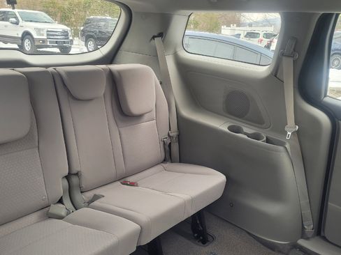 Used 2018 Kia Sedona L image 30