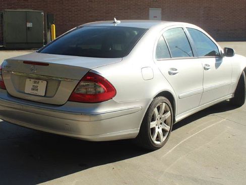Used 2008 Mercedes-Benz E 350 Sedan image 6