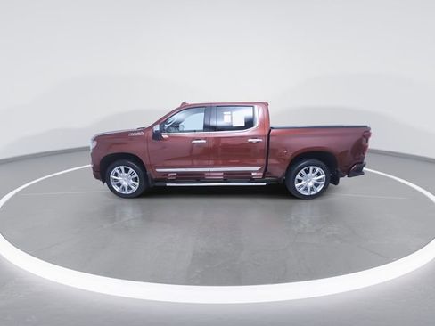 Used 2025 Chevrolet Silverado 1500 High Country w/ High Country Premium Package AWD/4WD image 6