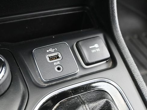 Used 2020 Jeep Cherokee Limited AWD/4WD image 26