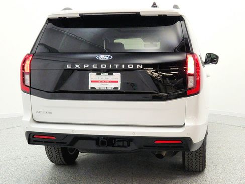 Used 2025 Ford Expedition Active AWD/4WD image 6
