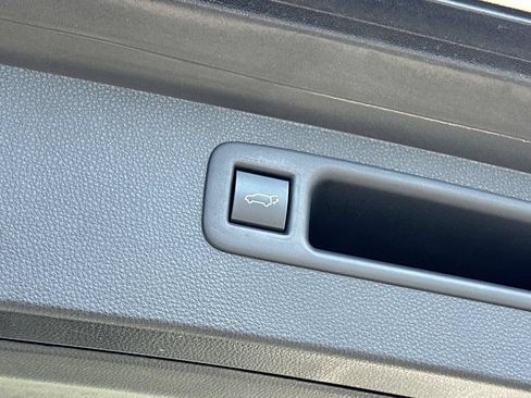 Used 2021 Toyota Highlander Platinum FWD image 13