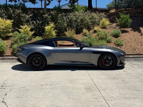 Used 2024 Aston Martin DB12 Coupe RWD image 13