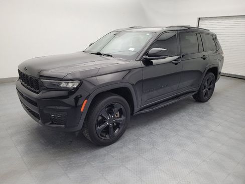 Used 2021 Jeep Grand Cherokee L Laredo image 2