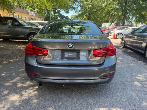 Used 2018 BMW 320i Sedan RWD image 7