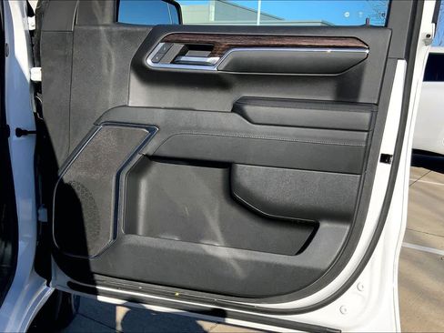 Used 2024 GMC Sierra 1500 SLE image 21