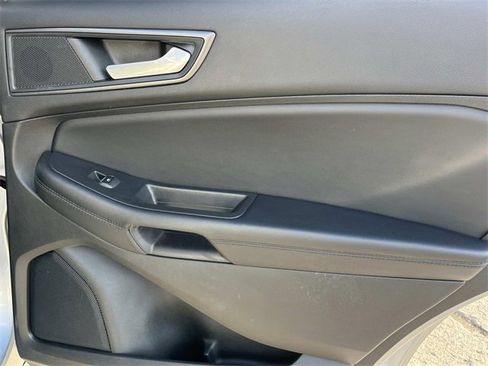 Used 2023 Ford Edge SE image 21