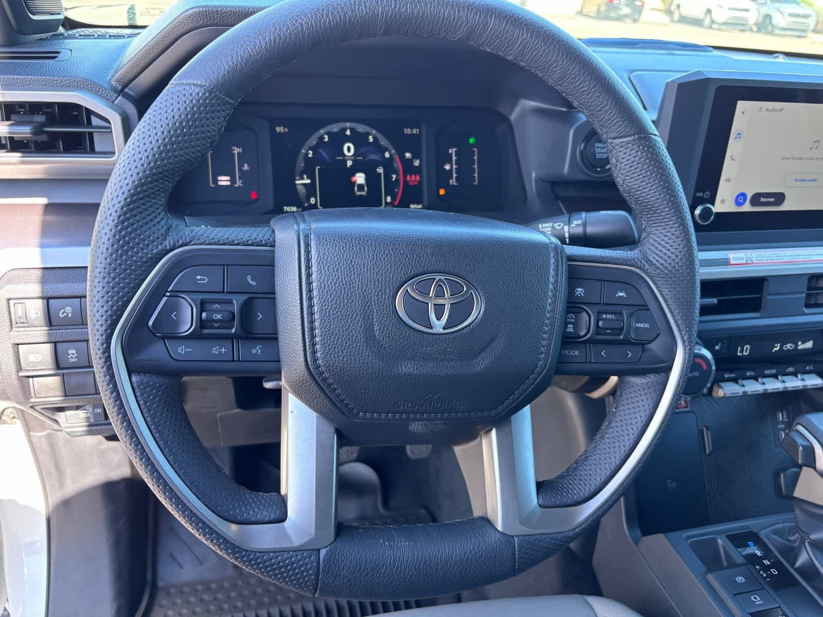 Used 2025 Toyota Tacoma SR5 AWD/4WD image 16