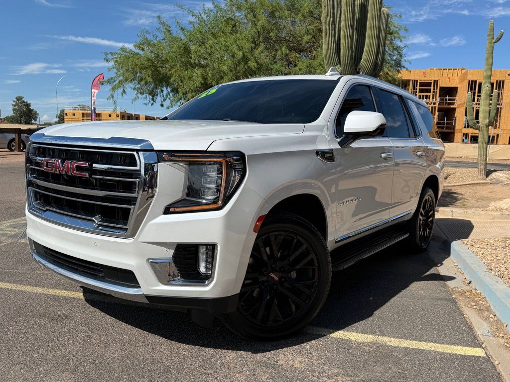 Used 2023 GMC Yukon SLT w/ SLT Premium Package AWD/4WD image 2