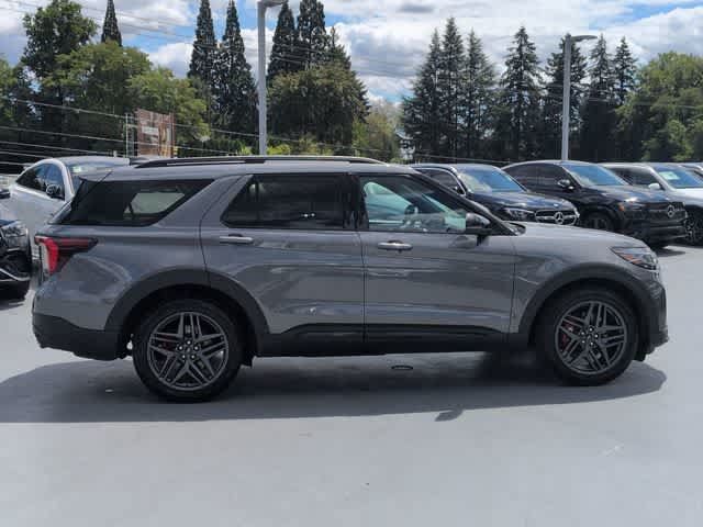 Used 2025 Ford Explorer ST w/ Sun And Sound Package AWD/4WD image 9