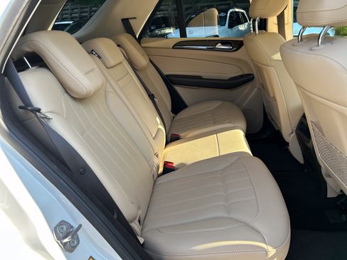 Used 2019 Mercedes-Benz GLE 400 4MATIC image 44