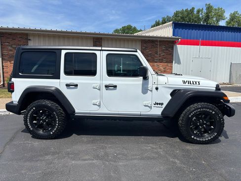 Used 2022 Jeep Wrangler Unlimited Sport AWD/4WD image 2