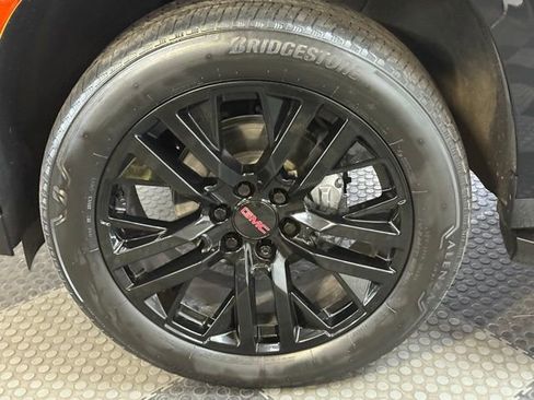 Certified 2023 GMC Yukon SLT w/ SLT Premium Package image 13