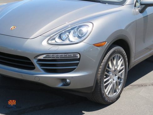 Used 2013 Porsche Cayenne AWD/4WD image 14