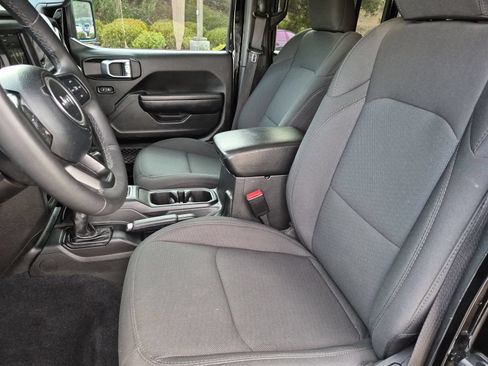 Used 2023 Jeep Wrangler Unlimited AWD/4WD image 25