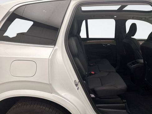 Used 2025 Volvo XC90 B6 Plus image 20