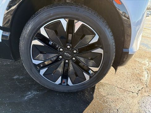 Used 2024 Chevrolet Blazer EV RS image 24