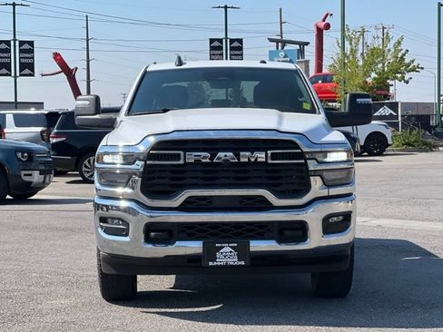 Used 2025 RAM 2500 Big Horn AWD/4WD image 2