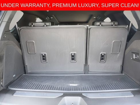 Used 2025 Cadillac Escalade Premium Luxury AWD/4WD image 18