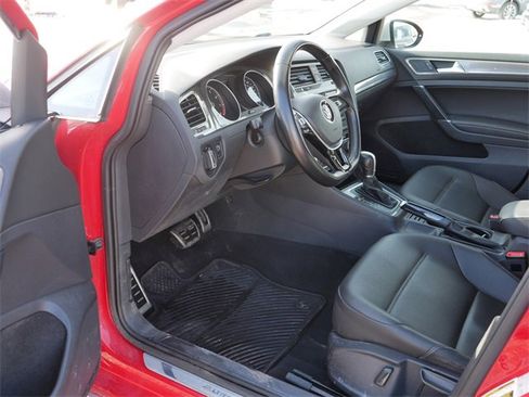 Used 2017 Volkswagen Golf Alltrack S image 12